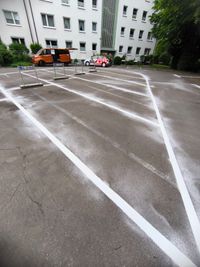 Parkplatz nachher ( Markierung neu )